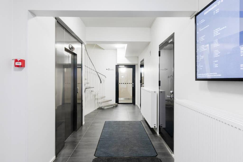 Sleek And Spacious 3 Bedroom Apartment In City Centre Helsinki Exterior foto