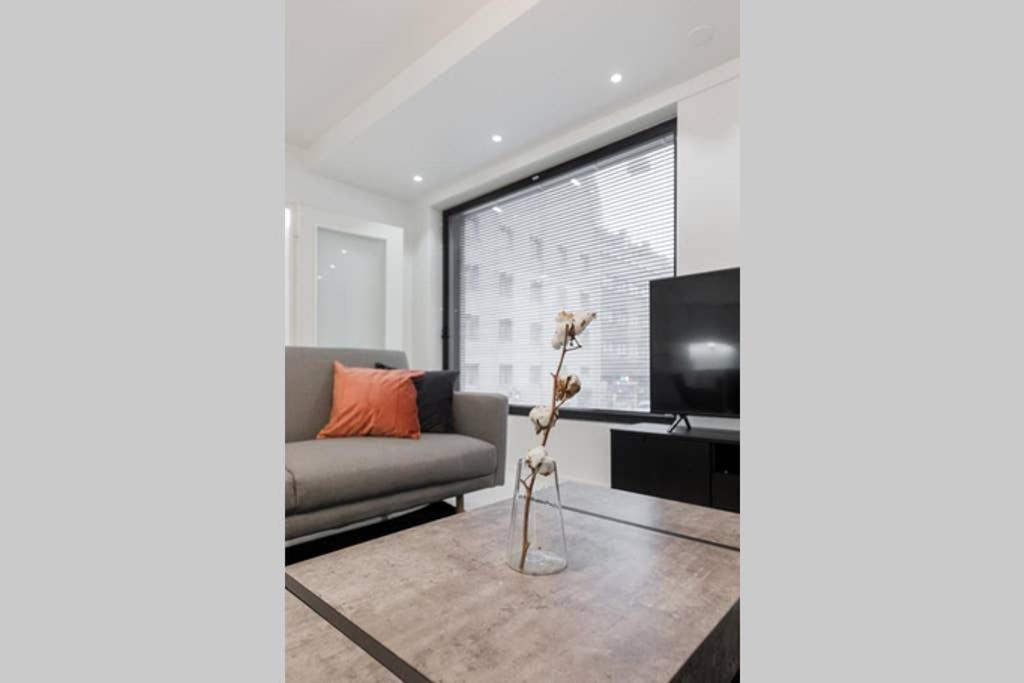 Sleek And Spacious 3 Bedroom Apartment In City Centre Helsinki Exterior foto